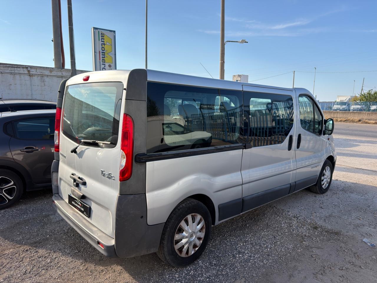 Renault Trafic 2.0dci “9 POSTI”