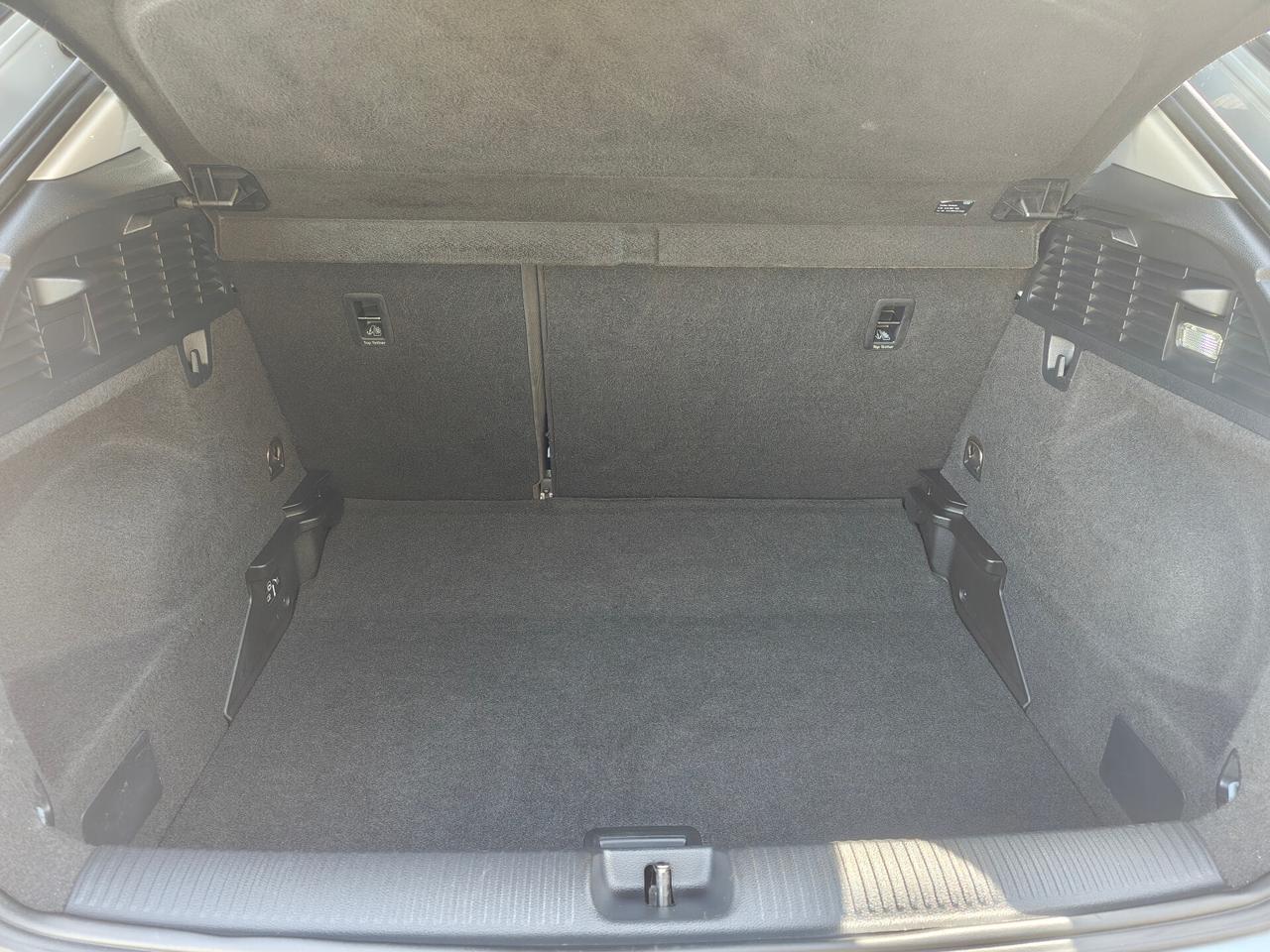 Audi Q2 35 TDI S tronic Identity Black