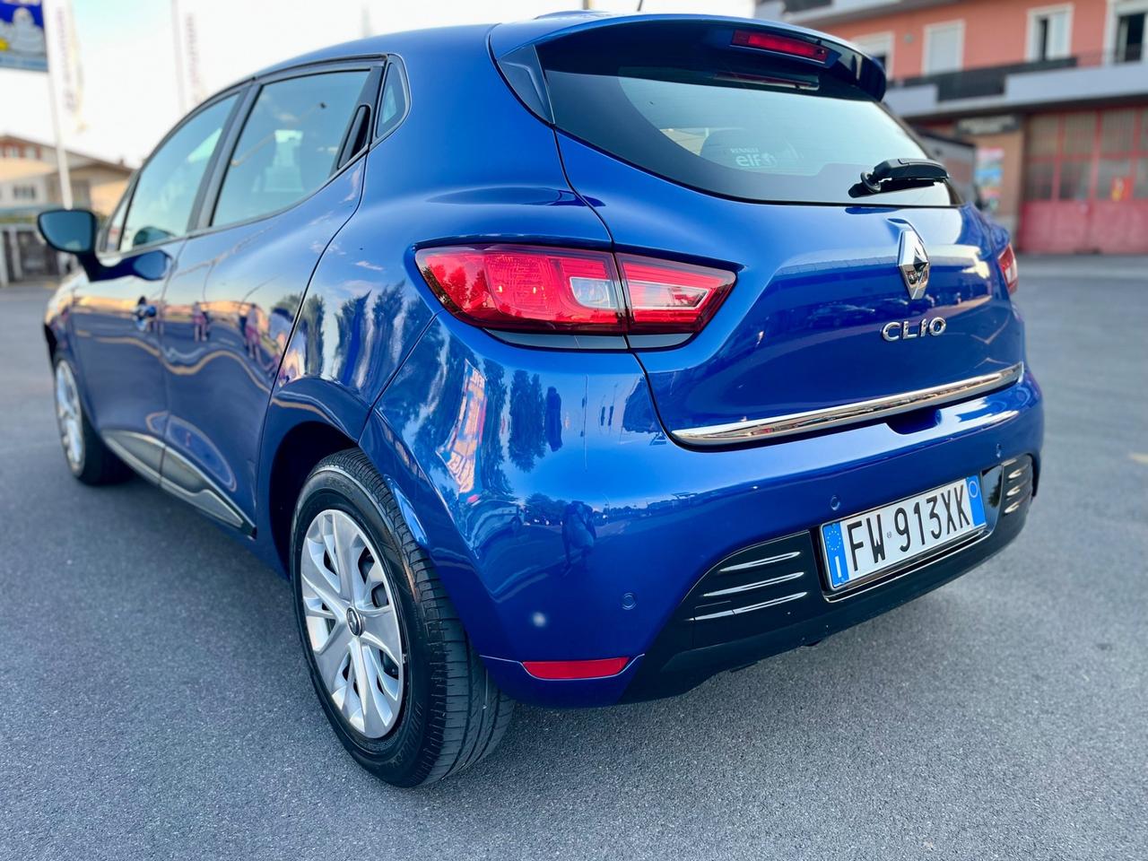 Renault Clio TCe 12V 90 CV 5 porte Moschino Intens
