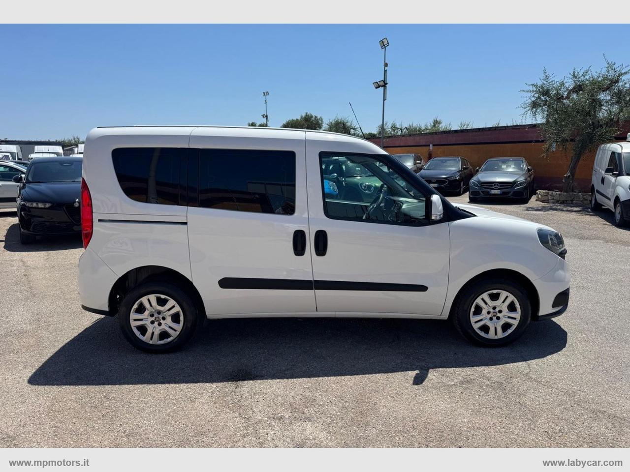 DOBLO COMBI LOUNGE 1.6 MJ 105CV AUTOCARRO
