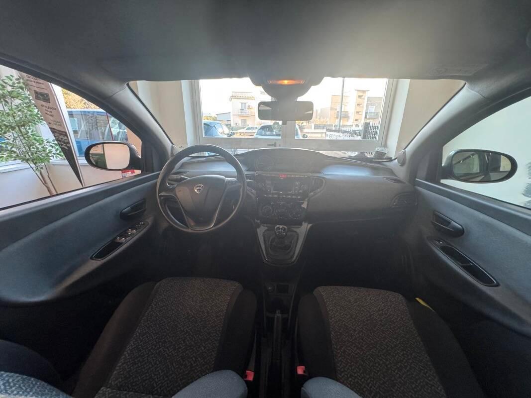 Lancia Ypsilon III 1.0 firefly hybrid Silver Plus s&s 70cv