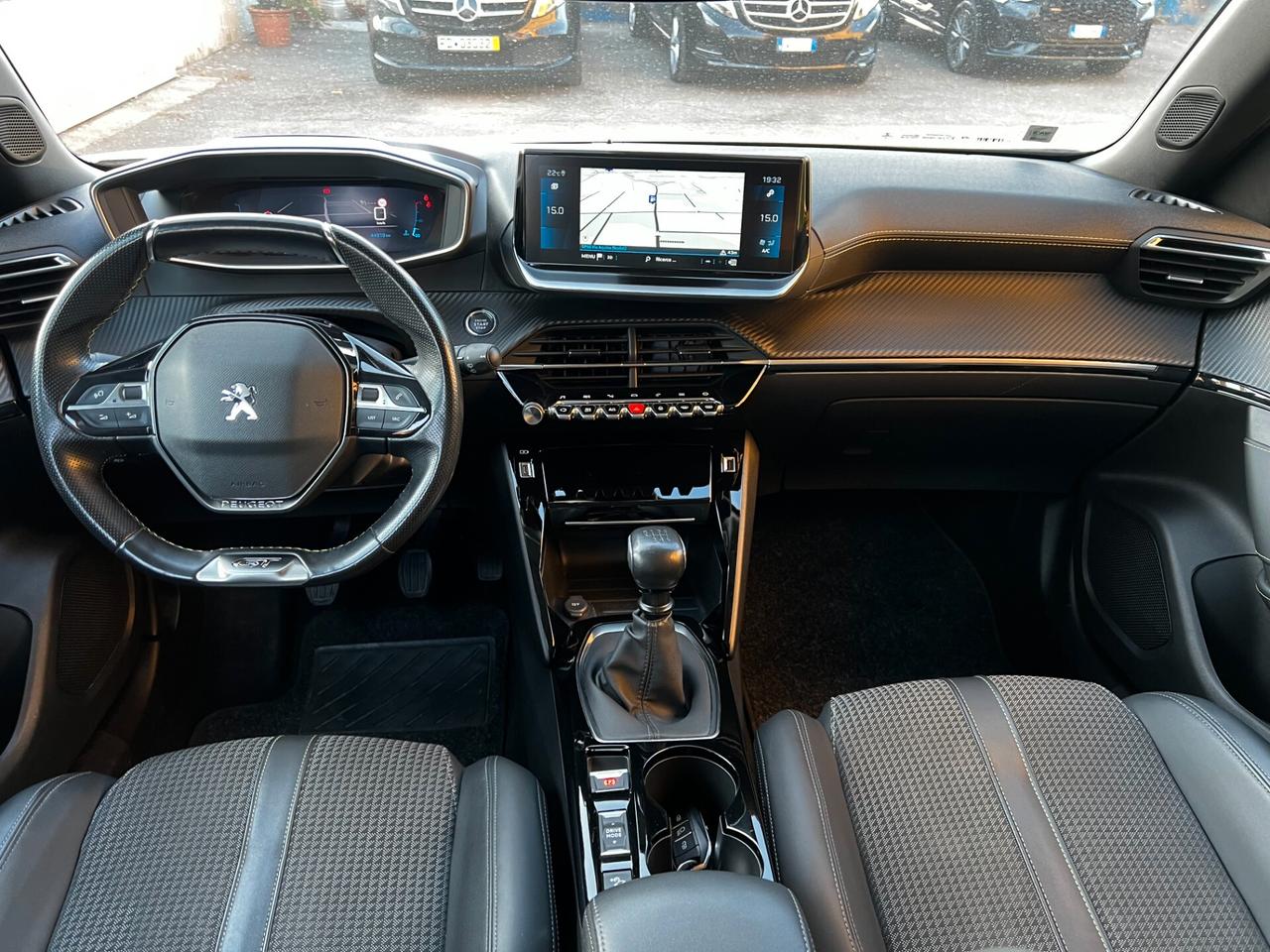 Peugeot 2008 -GT LINE-2022 1.2 100 CV- FULL