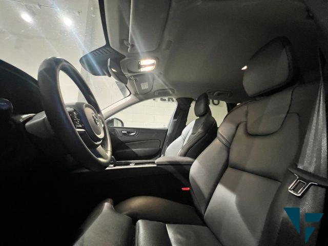 VOLVO XC60 B4 automatico Plus Dark