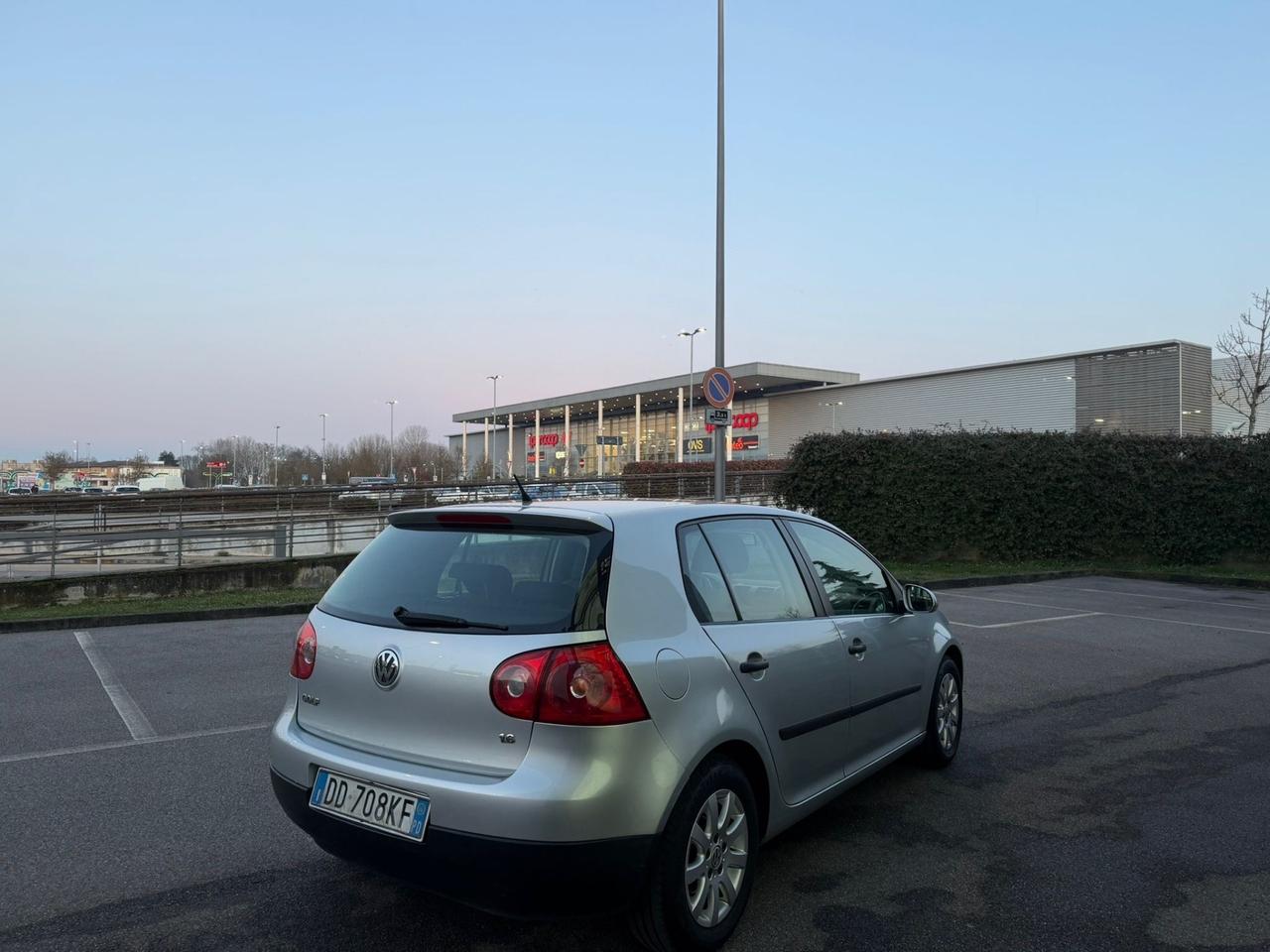 Volkswagen Golf 1.6 5p. Comfortline