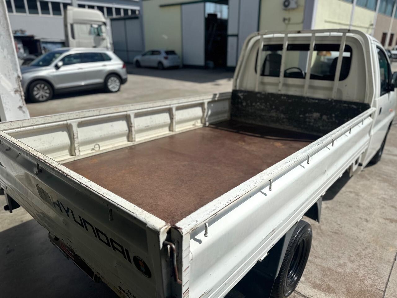 Hyundai H-1 2.5 TDI Autocarro CASSONATO FISSO 3 POSTI
