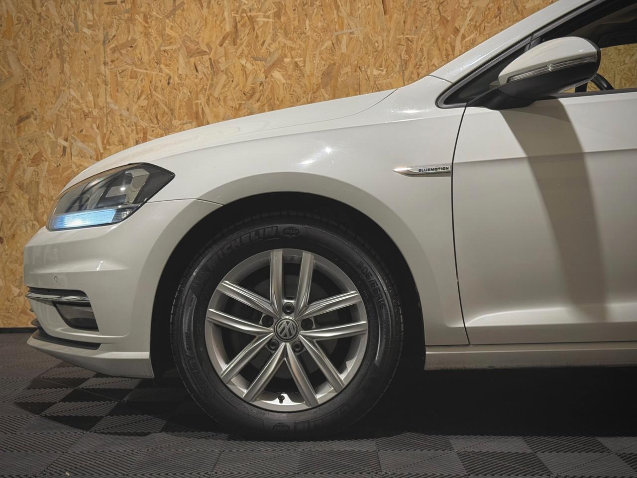 Volkswagen Golf 7.5 1.5 TGI DSG