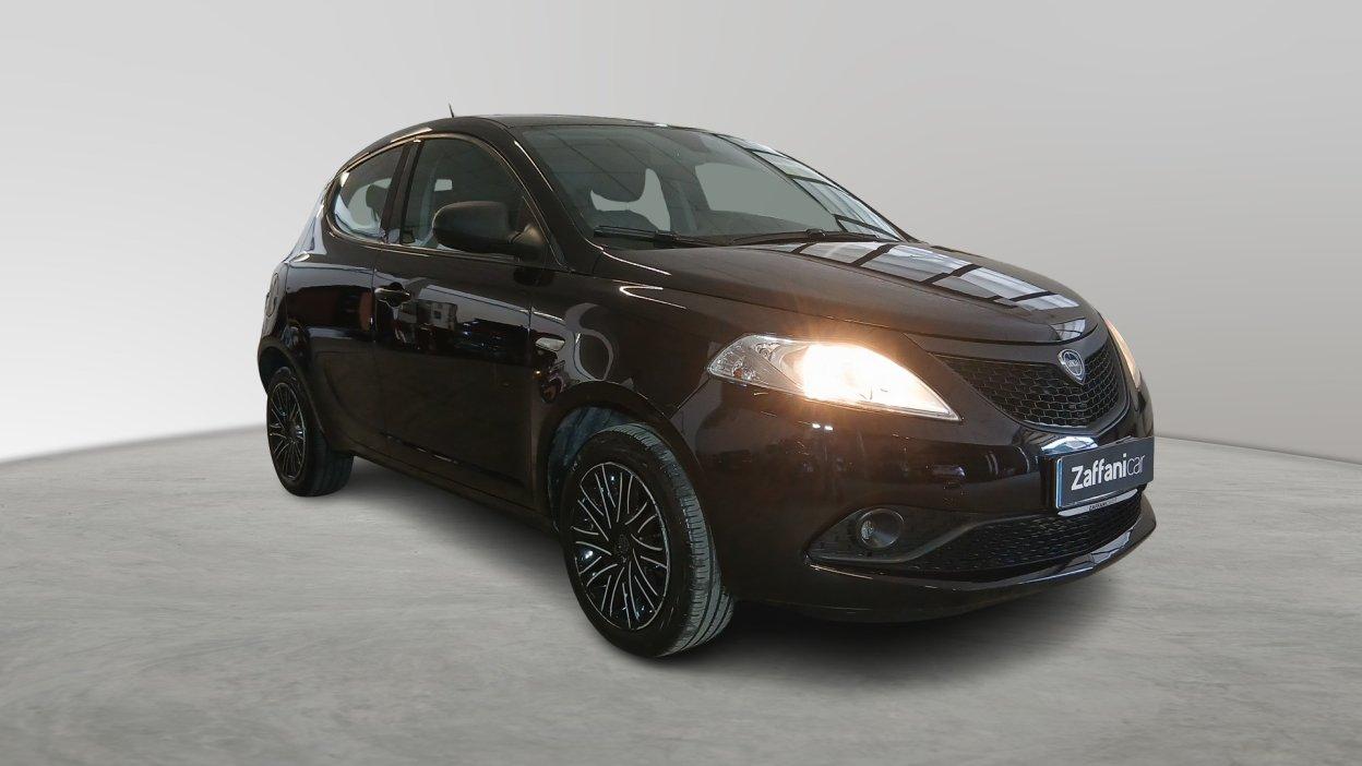 LANCIA Ypsilon 3ª serie - Ypsilon 1.2 69 CV 5 porte GPL Ecochic Black and Noir
