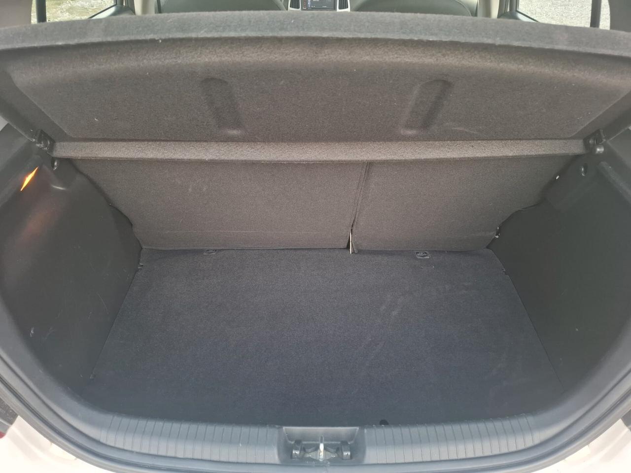 Hyundai i20 1.1 CRDi 5p. Sound Edition