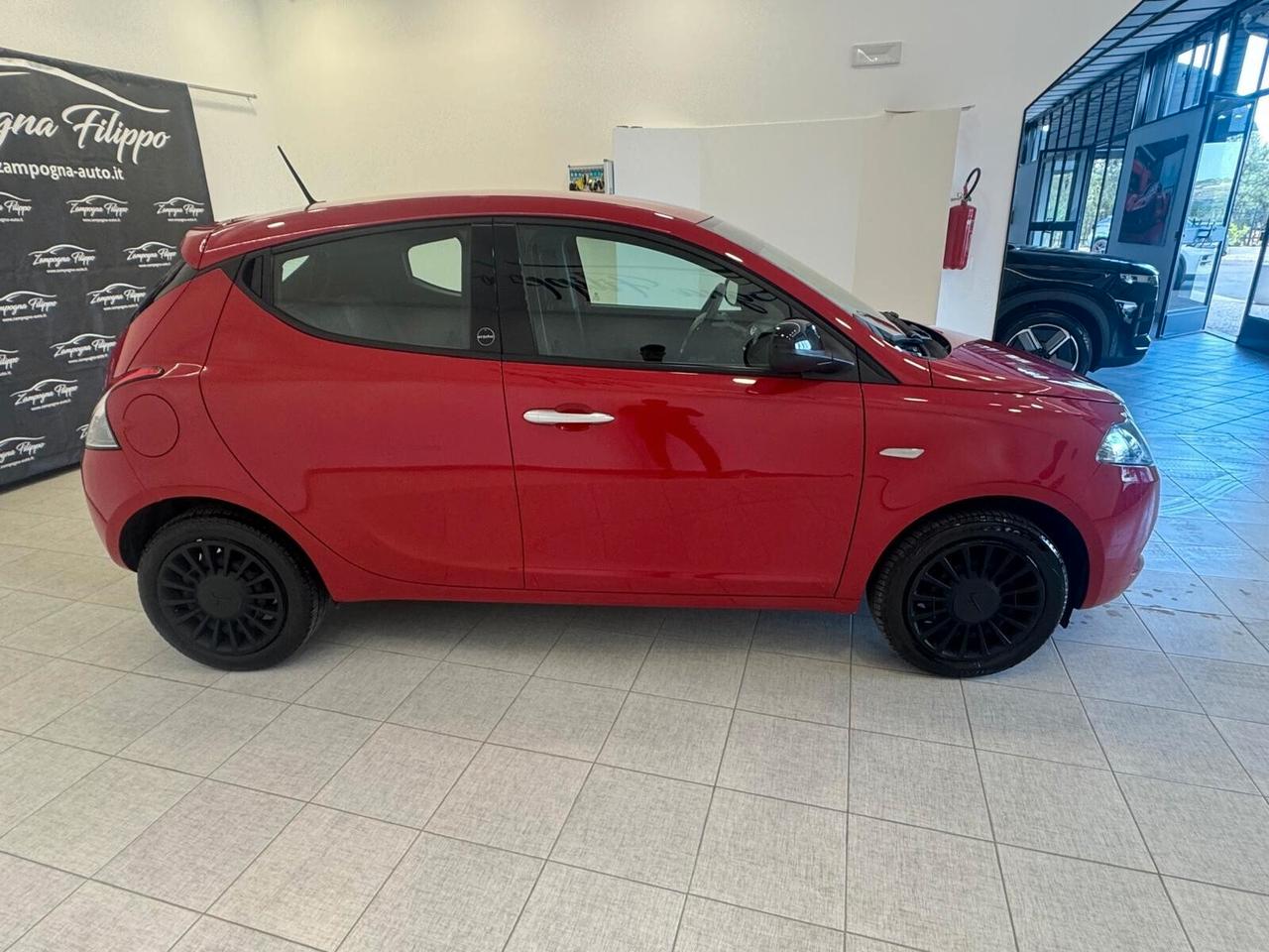 Lancia Ypsilon 1.0 Hybrid Silver 75000km