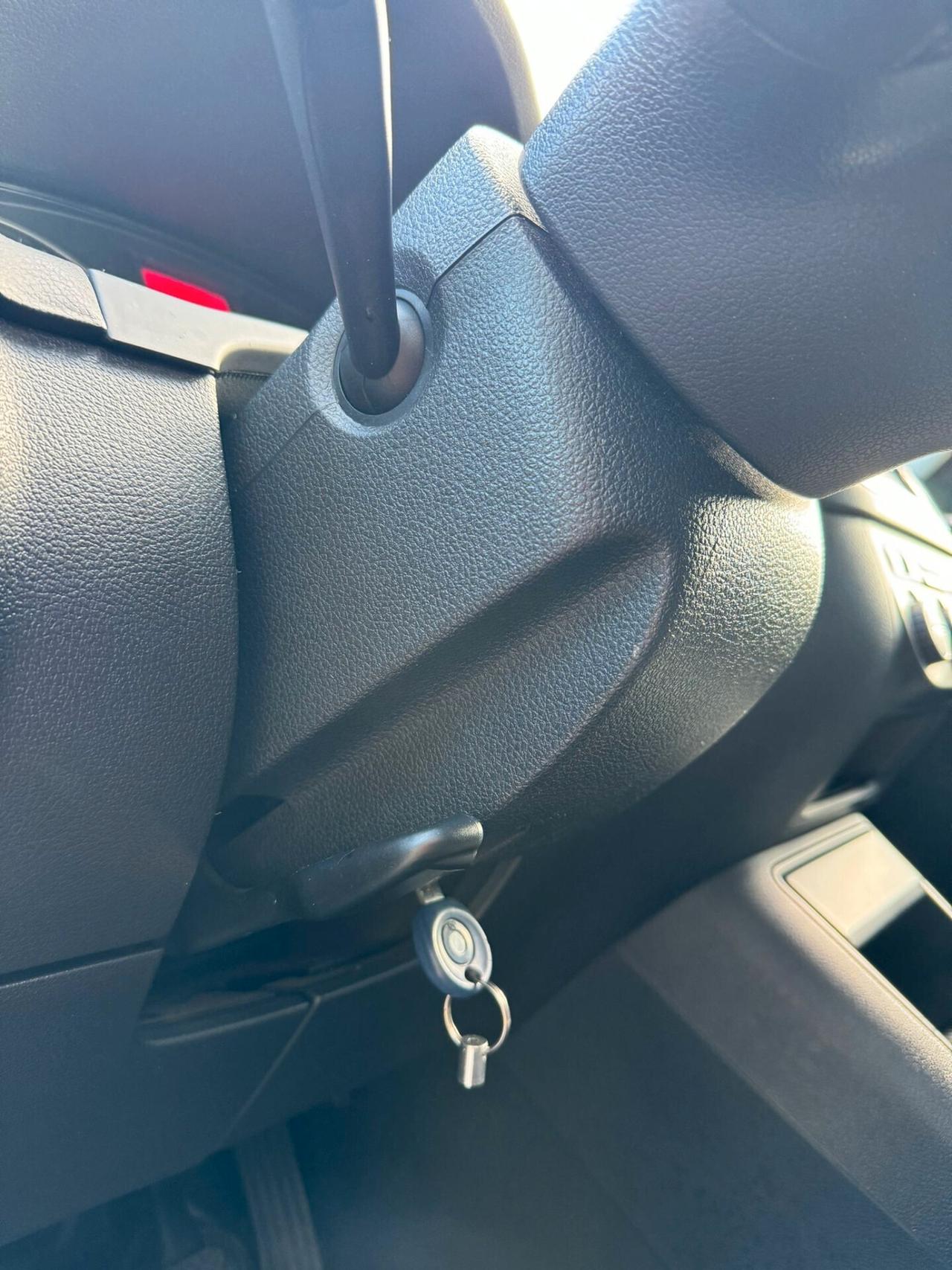 Volkswagen Tiguan 2.0 16V TDI DPF Sport & Style (18°)