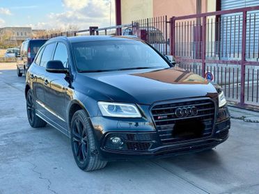 Audi SQ5 3.0 V6 TDI Biturbo 313 cv total black