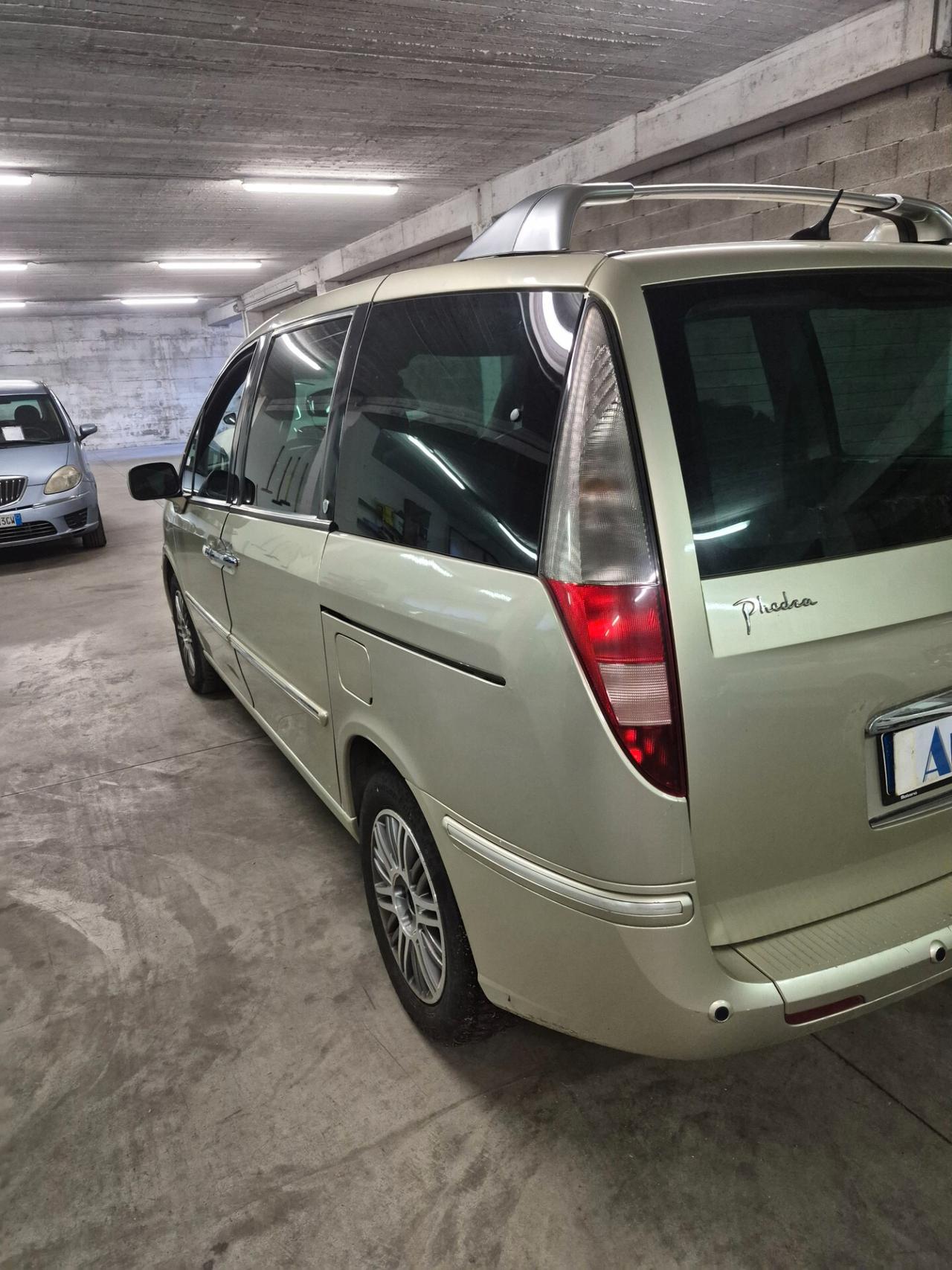 Lancia Phedra 2.2 MJT Platino