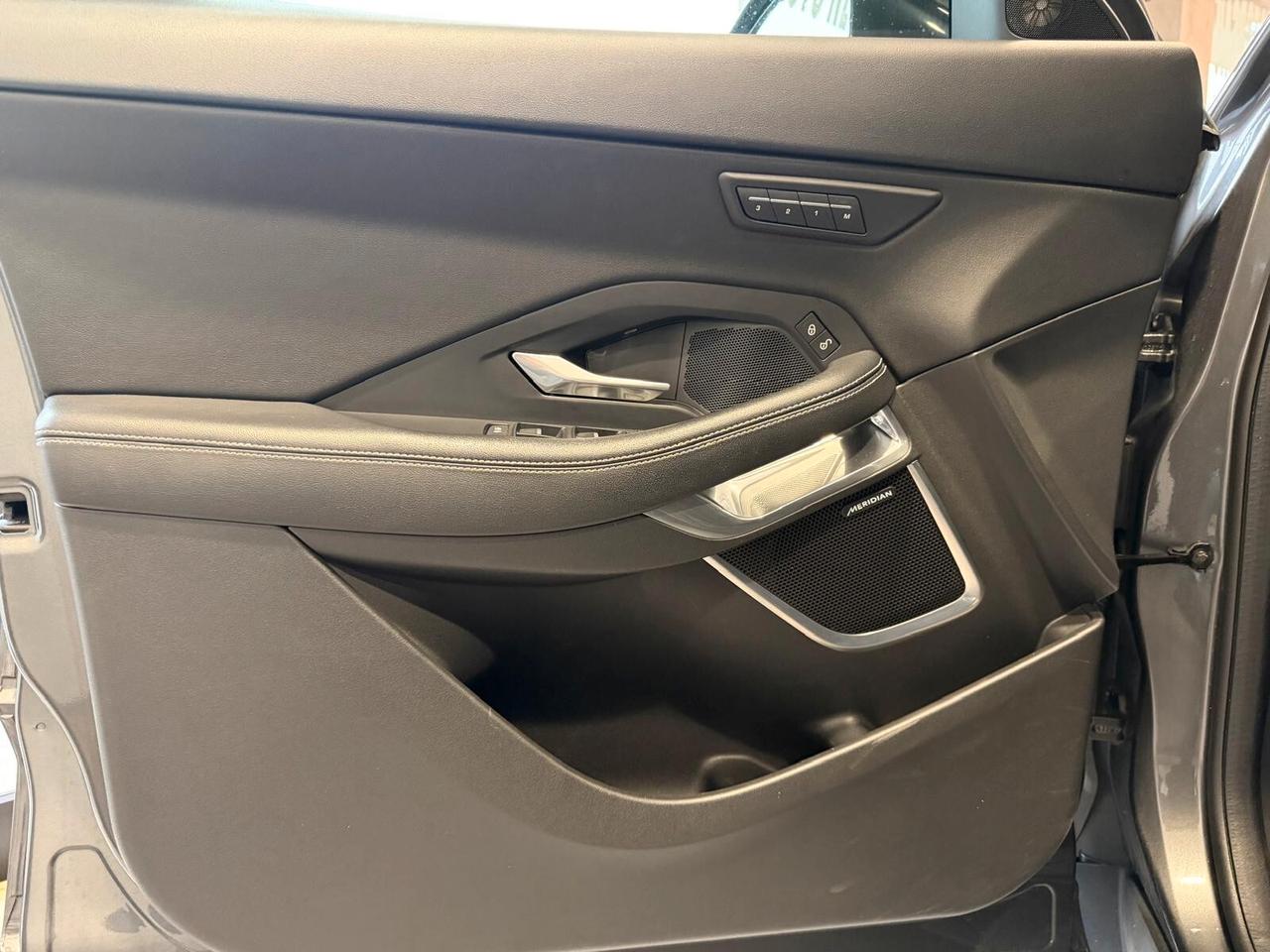 Jaguar E-Pace r-dynamic se