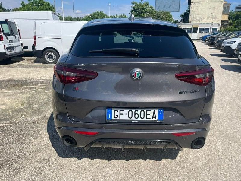 Alfa Romeo Stelvio 2.0 Turbo 280 CV AT8 Q4 Ti