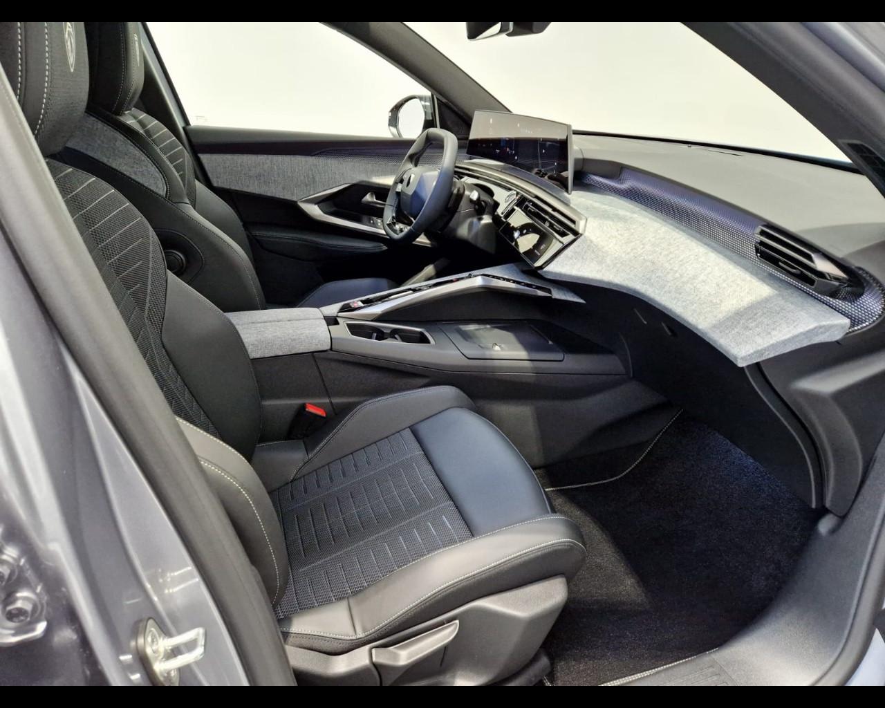 PEUGEOT 3008 1.2 hybrid GT 136cv e-dcs6