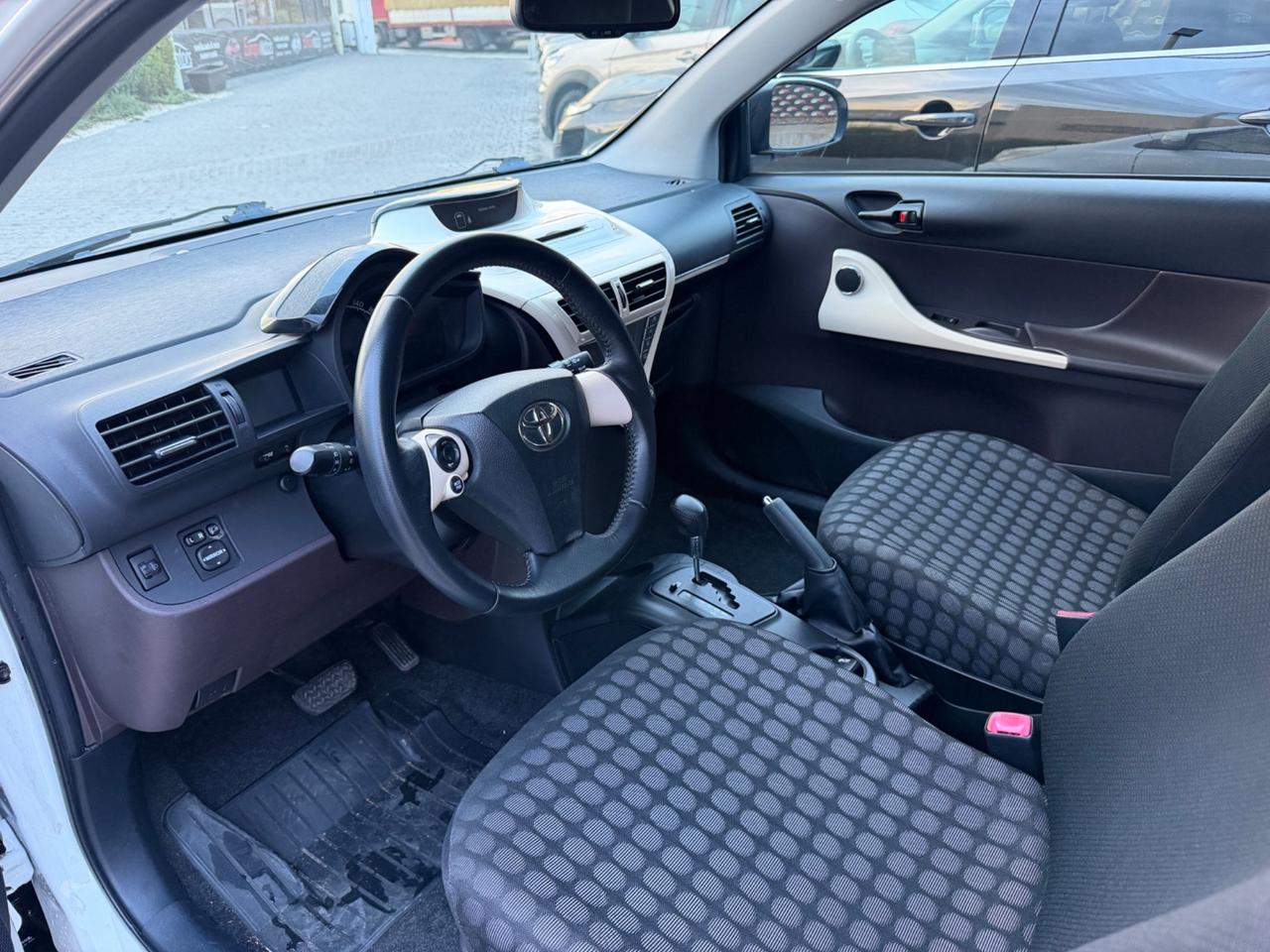 Toyota iQ 1.0 CVT Sol