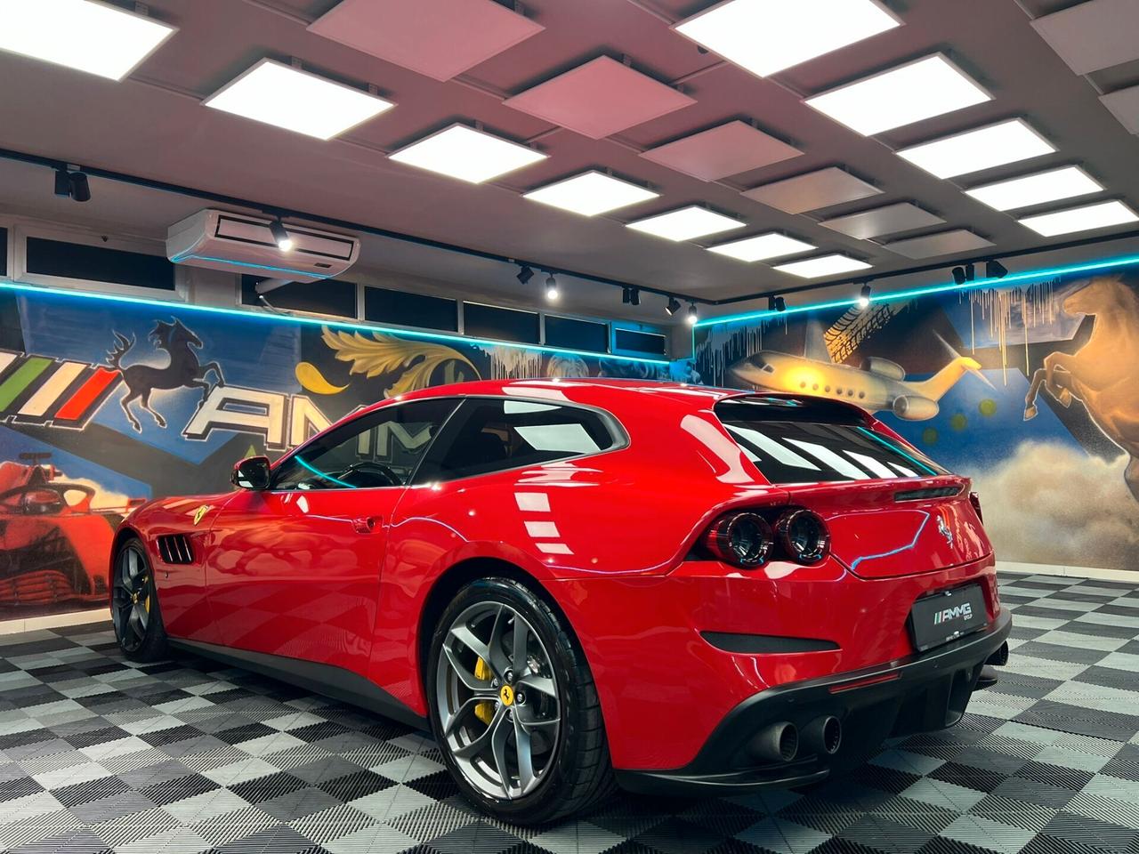 Ferrari GTC4 Lusso 3.9 T dct (296)