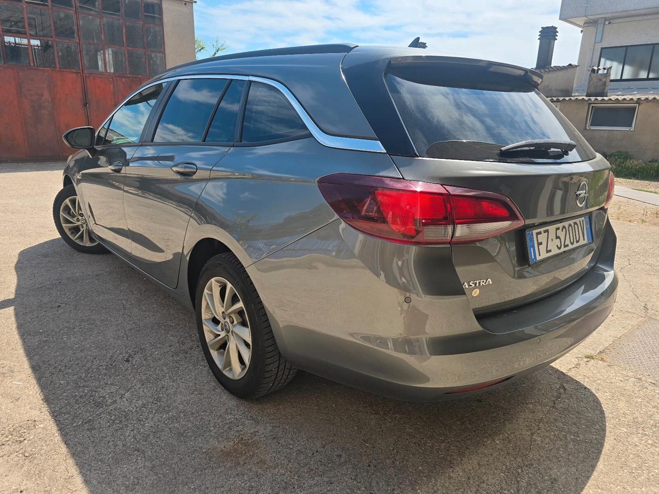Opel Astra 1.6 CDTi 136CV aut. Sports Tourer Dynamic