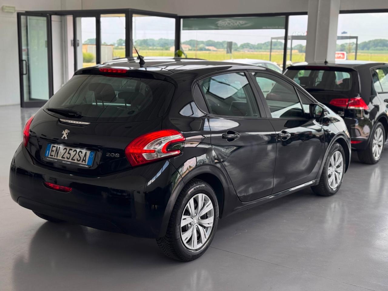 Peugeot 208 1.2 VTi 82 CV 5 porte Allure