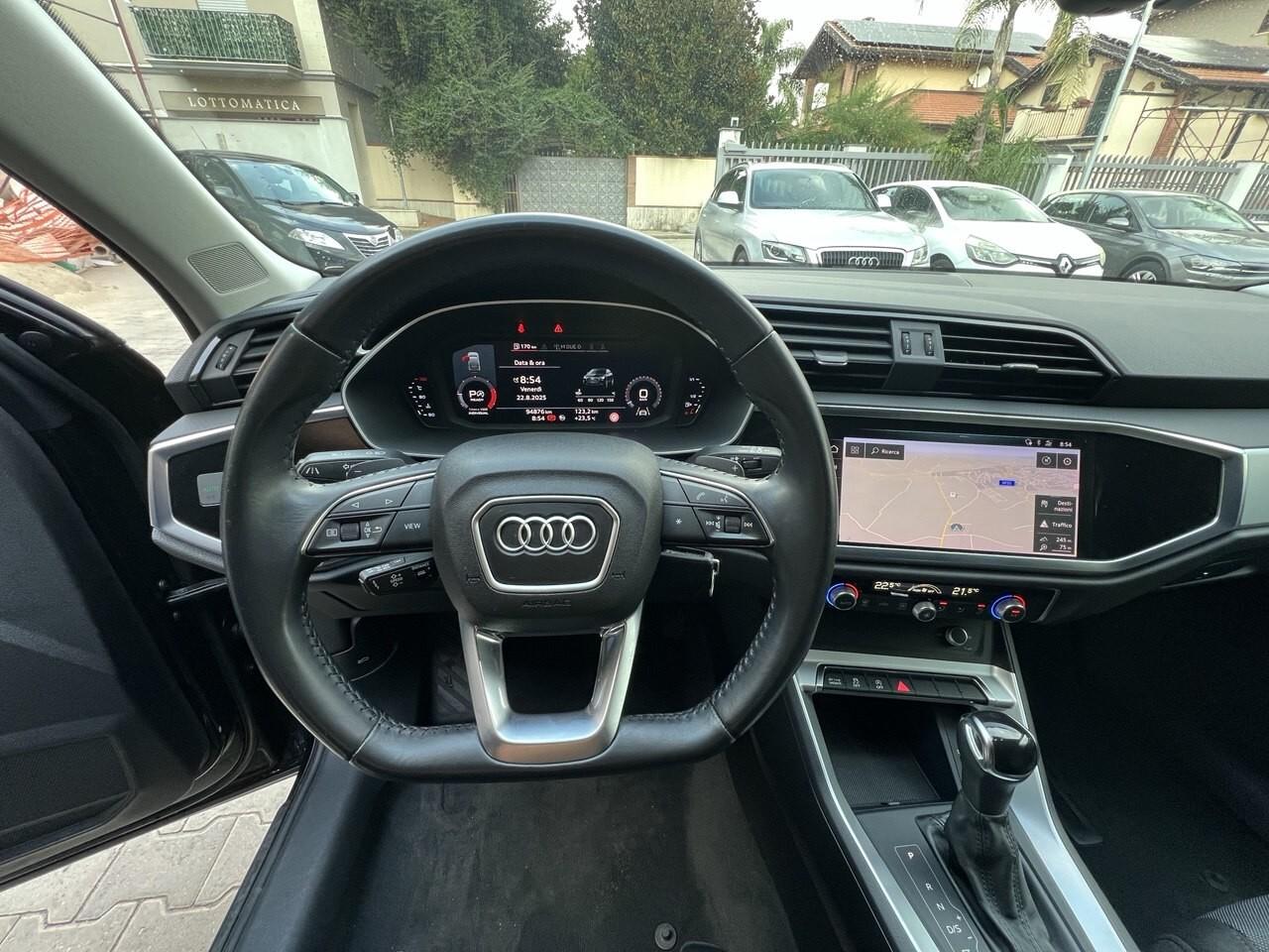 Q3 SPB 35 TDI Stronic Identity black