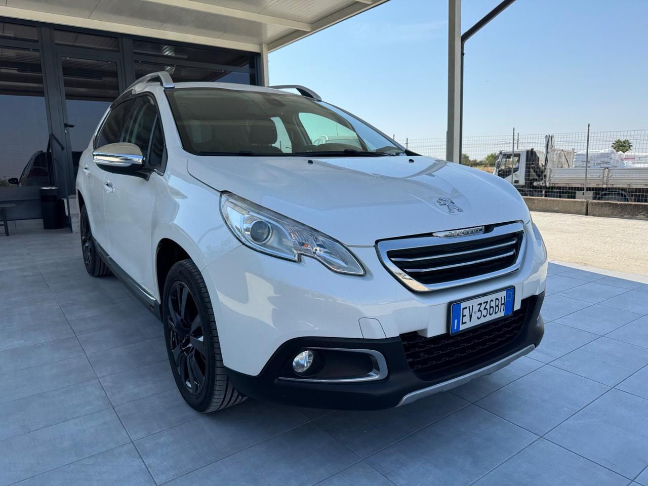 Peugeot 2008 1.6 e-HDi 115 CV Stop&Start Allure