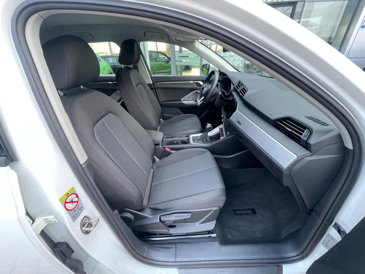 Audi Q3 45 TFSI e S tronic Business