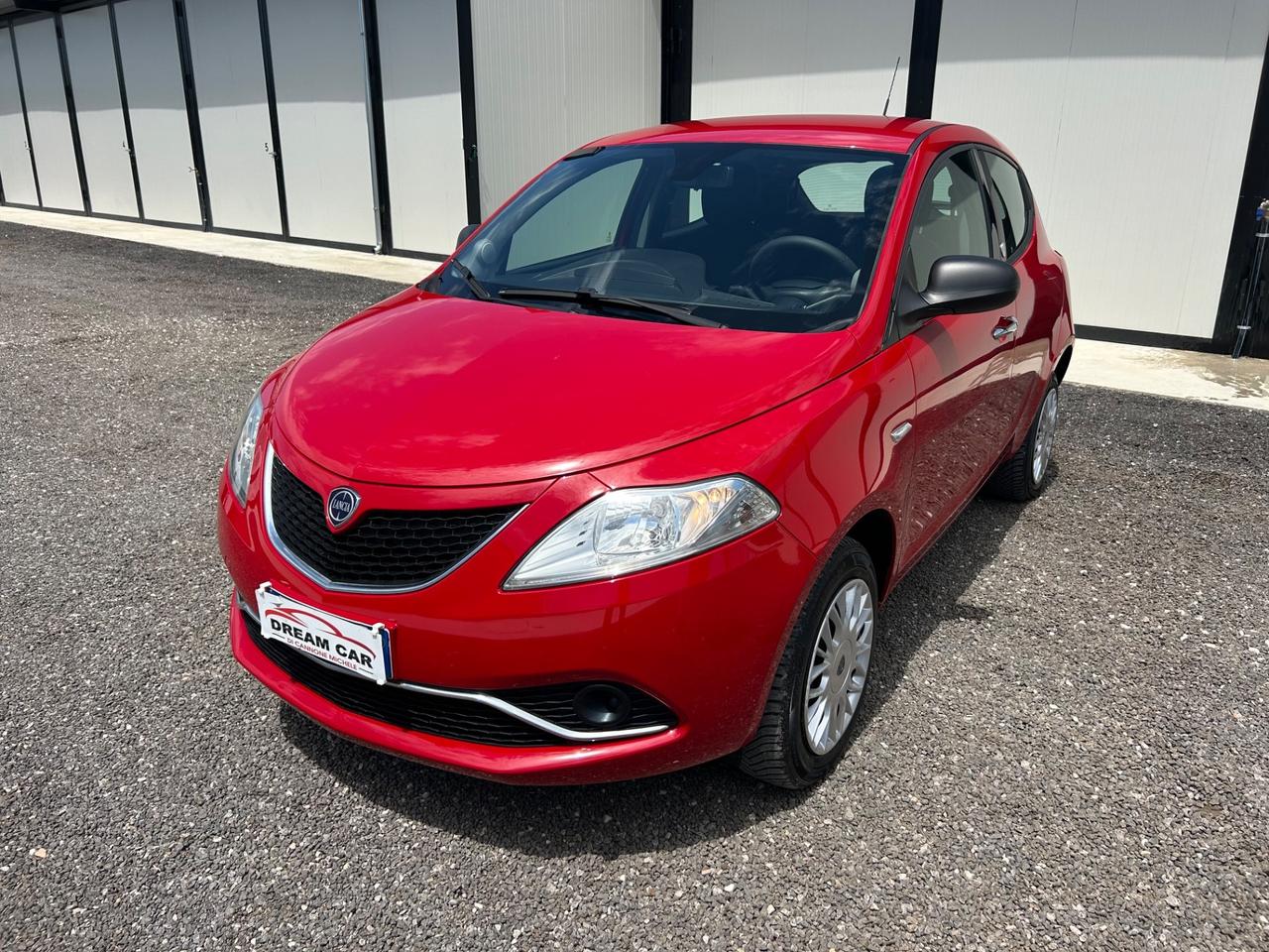 Lancia Ypsilon 0.9 TwinAir 85 CV 5 porte Metano Ecochic Platinum