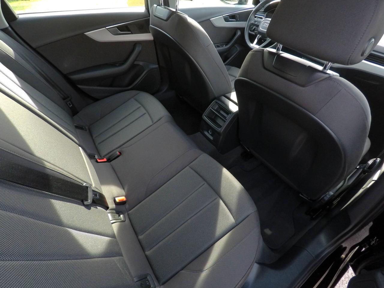 Audi A4 Avant 30 TDI/136 CV S tronic Business