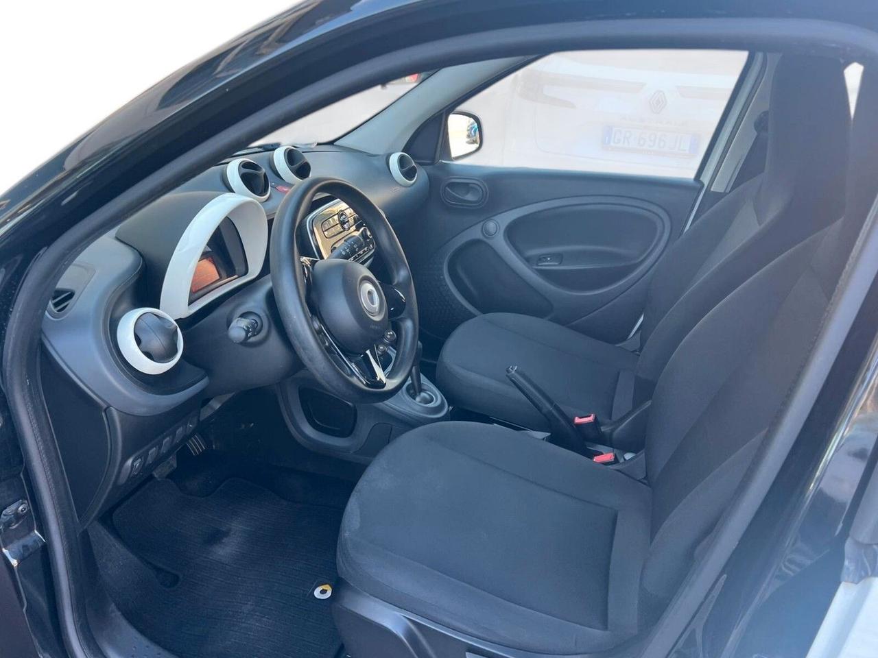Smart ForFour 70 1.0 twinamic Youngster