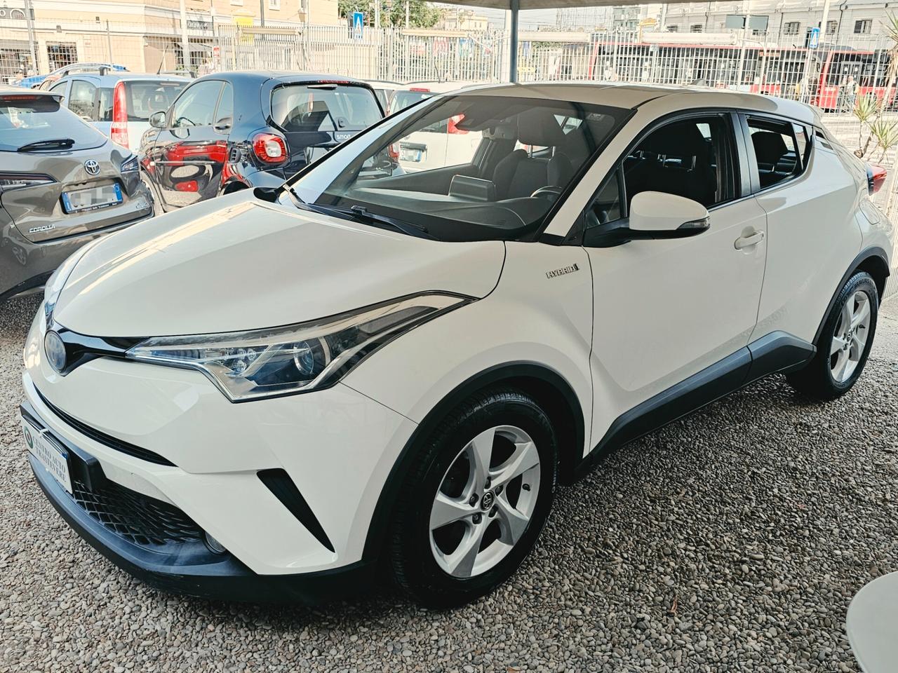 Toyota C-HR 1.8 Hybrid E-CVT Business