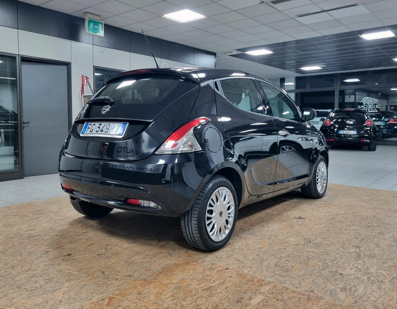 Lancia Ypsilon 1.2 69 CV 5 porte Gold