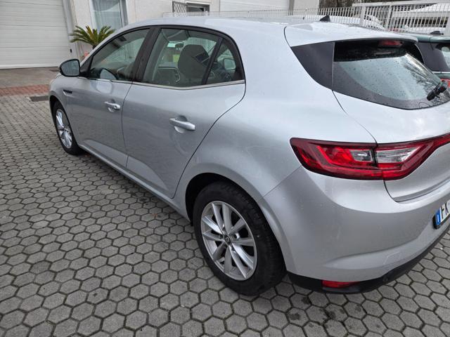RENAULT Megane Mégane dCi 8V 110 CV EDC Energy Zen