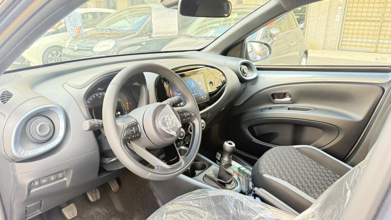 Toyota Aygo X 1.0 VVT-i 72 CV 5 porte Lounge Air S-CVT LED NAVI KAMERA PDC CAR PLAY CERCHI 16 BLUETOOTH