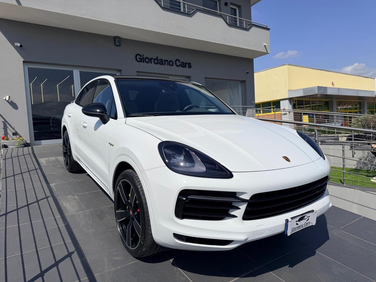 Porsche Cayenne Coupé 3.0 V6 E-Hybrid introvabile