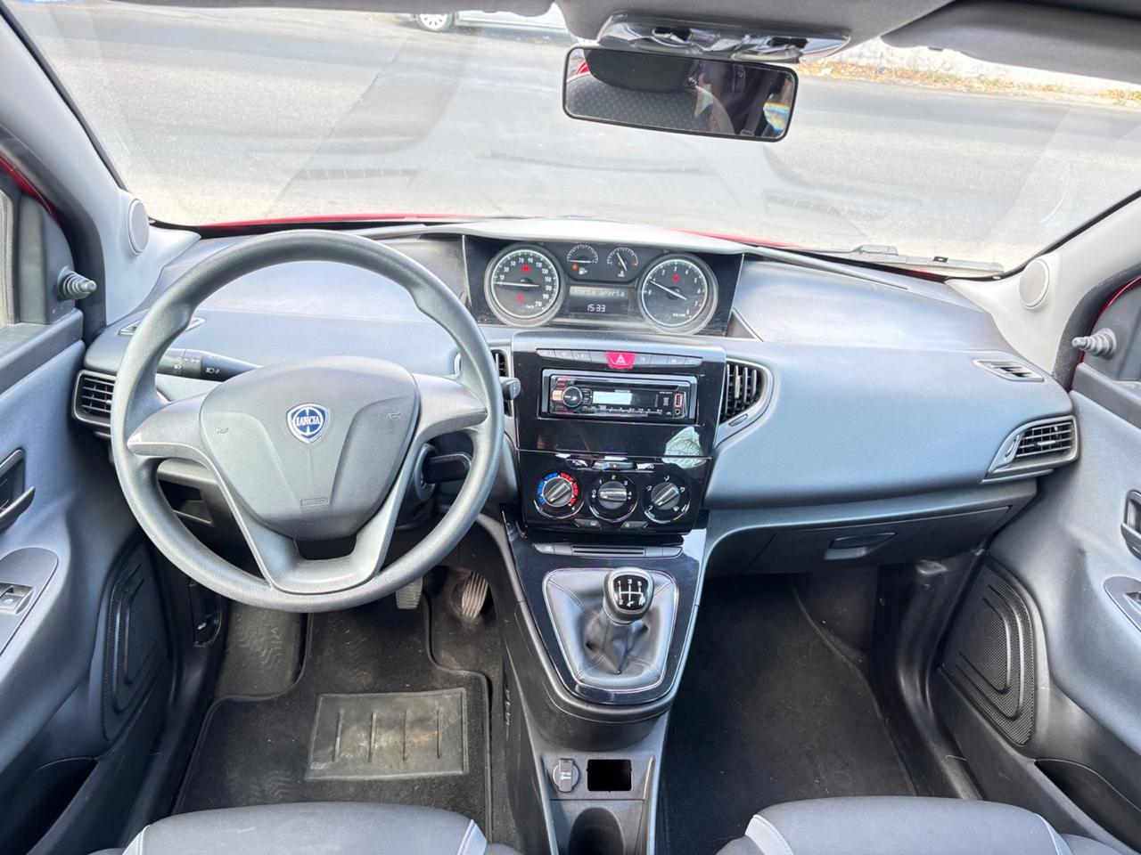 Lancia Ypsilon 1.2 69 CV 5 porte Silver