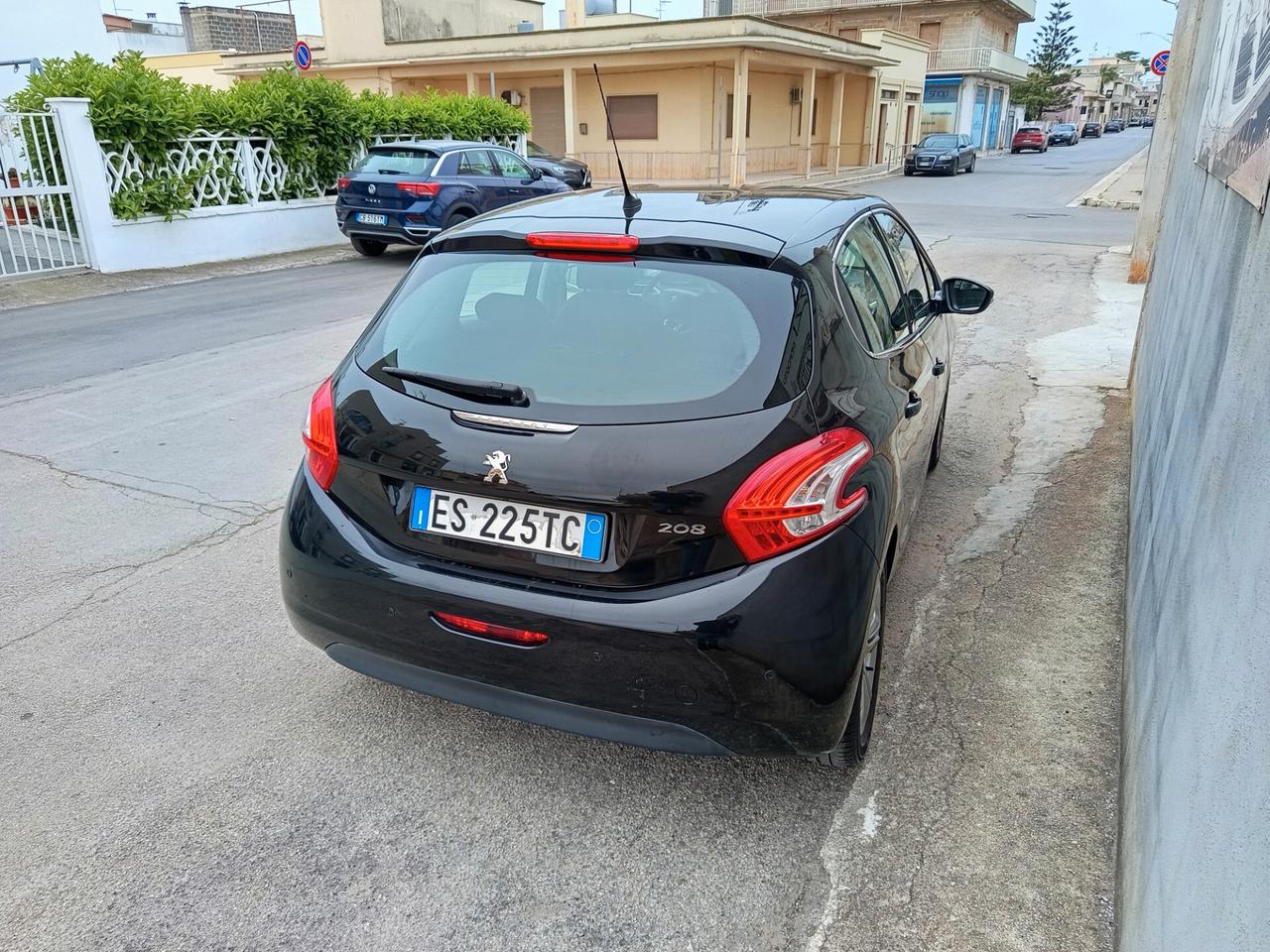 Peugeot 208 1.4 HDi 68 CV 5 porte Allure