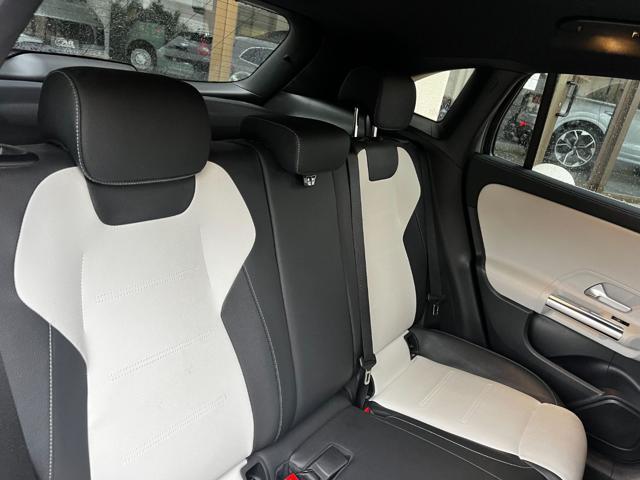 MERCEDES-BENZ GLA 200 Automatic Premium