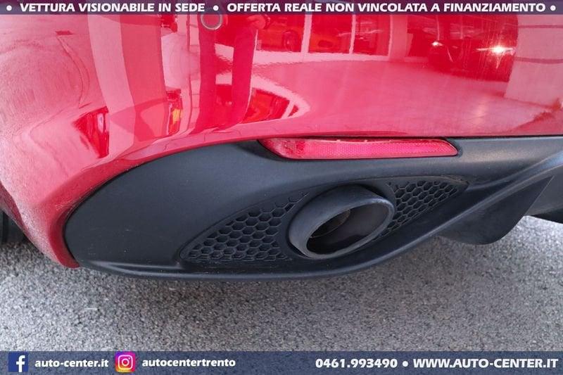 Alfa Romeo Giulia 2.0 Turbo 280CV AT8 AWD Q4 Veloce