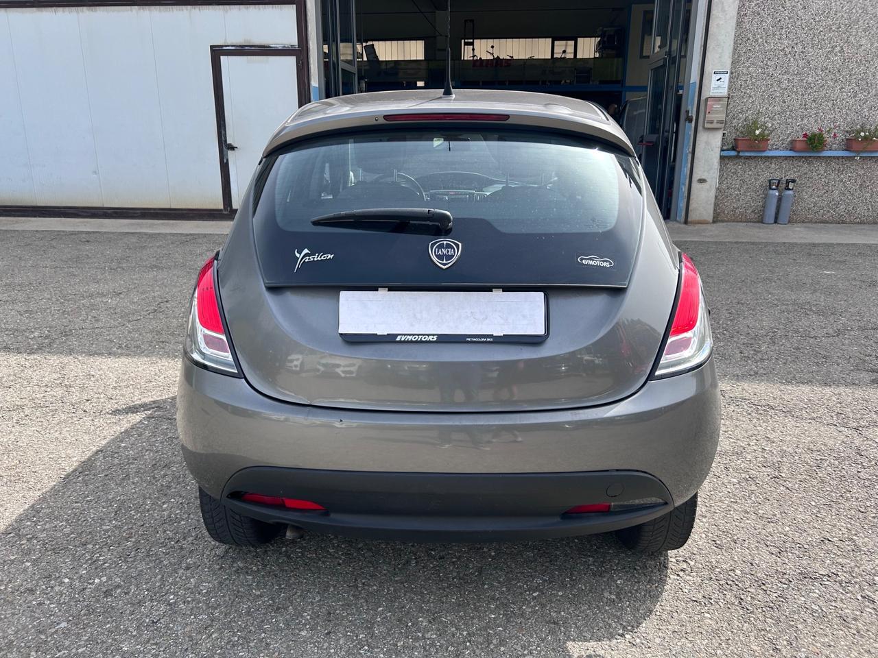 Lancia Ypsilon 0.9 TwinAir 85 CV 5 porte Metano Ecochic Gold