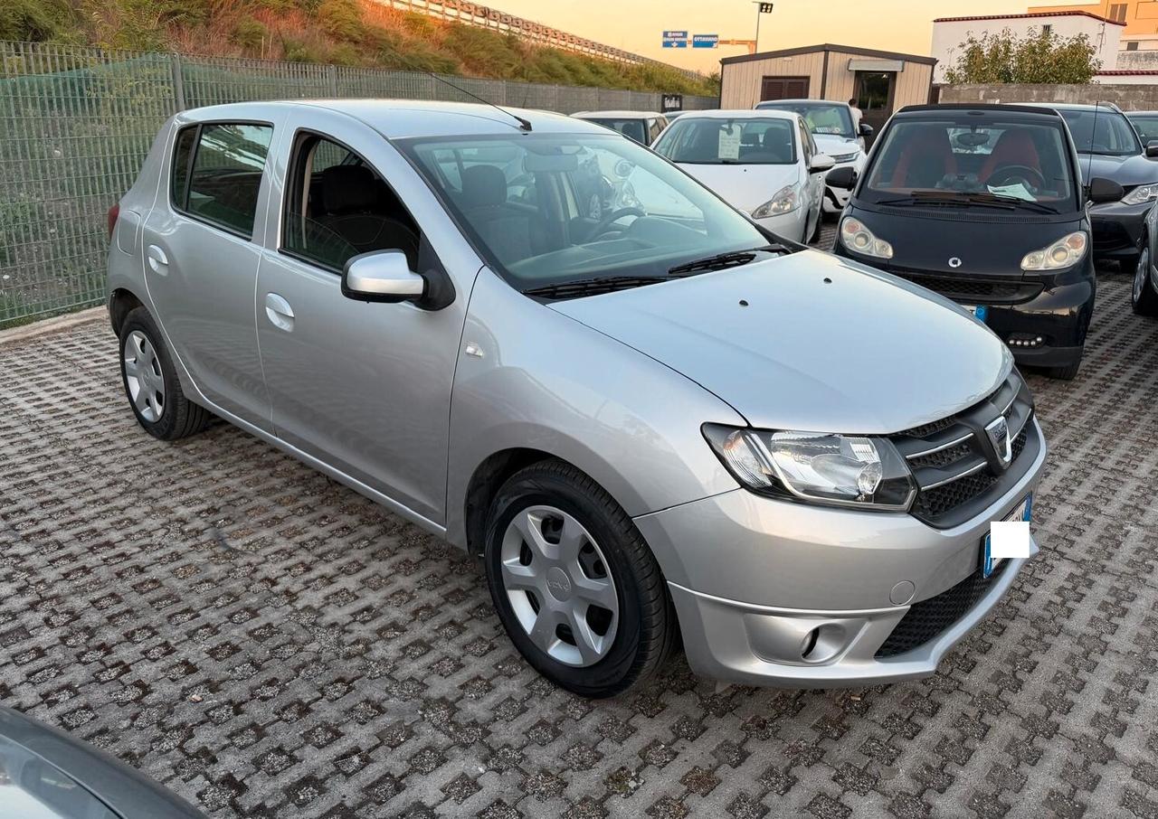 Dacia Sandero 1.2 GPL 75CV Lauréate-2013