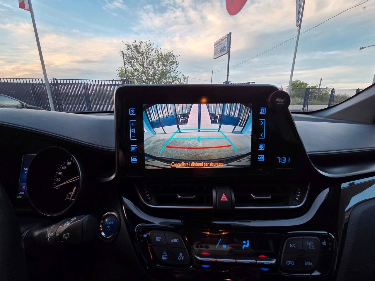 Toyota C-HR 1.8 Hybrid E-CVT Active