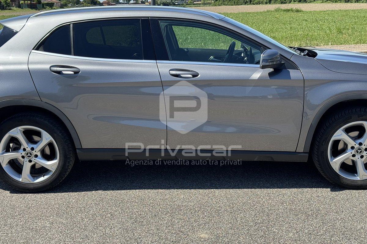 MERCEDES GLA 200 d Business