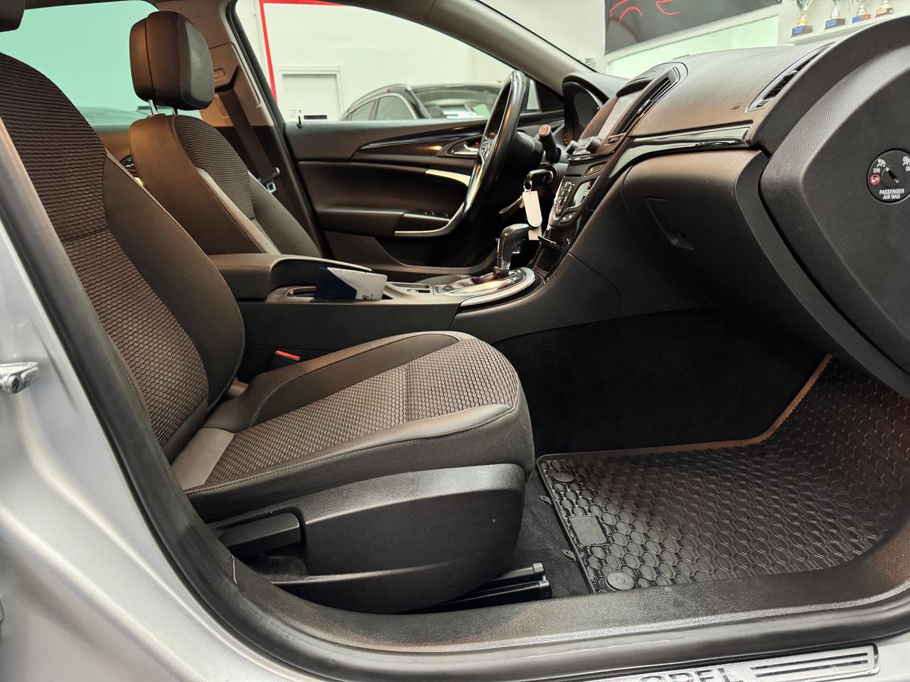 Opel Insignia Tourer 1.6 cdti Cosmo business 136cv at6