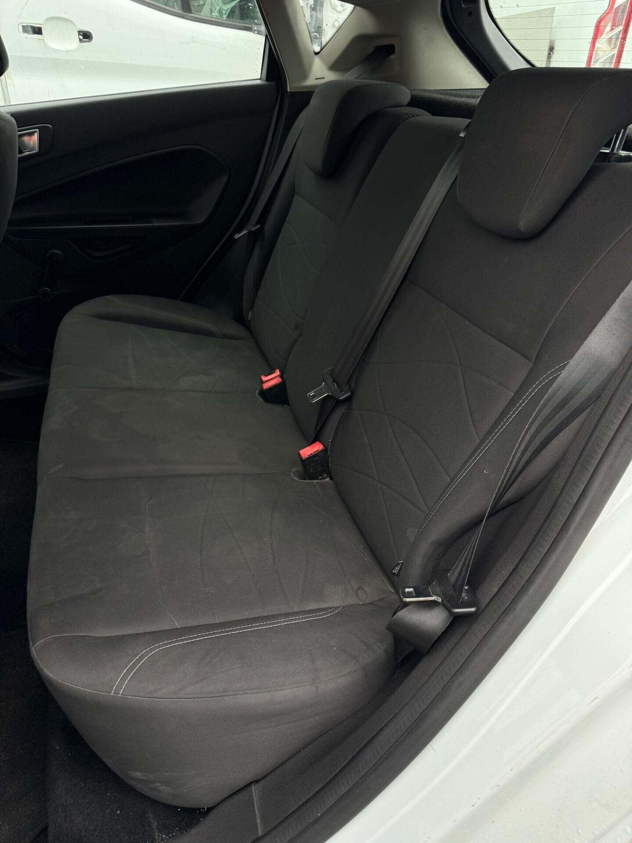 Ford Fiesta 1.2 Neopatentati 17