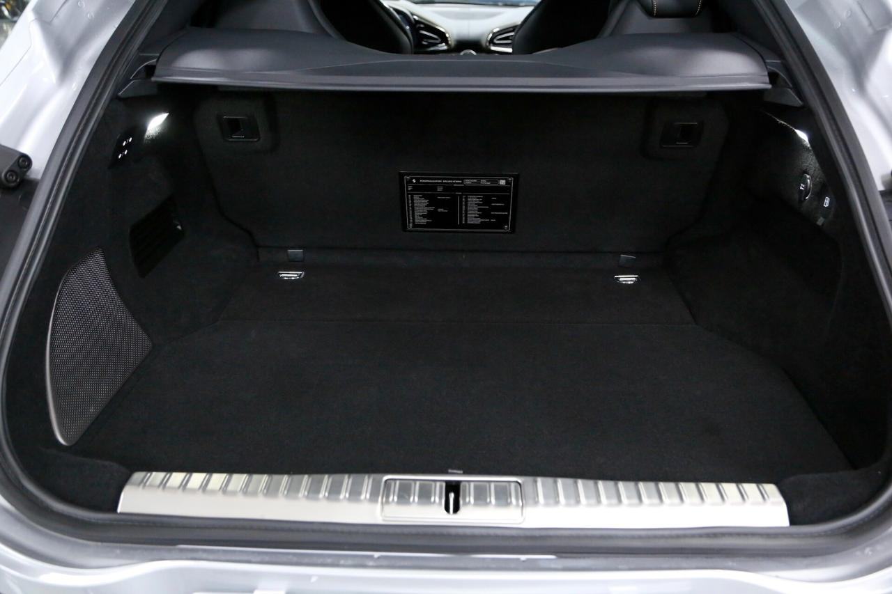 Ferrari Purosangue_ufficiale Italia_full carbon_iva deducibile