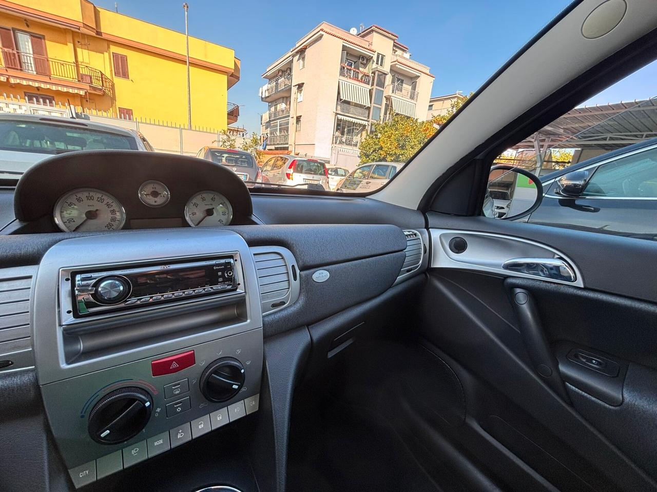 Lancia Ypsilon 1.4 Platino