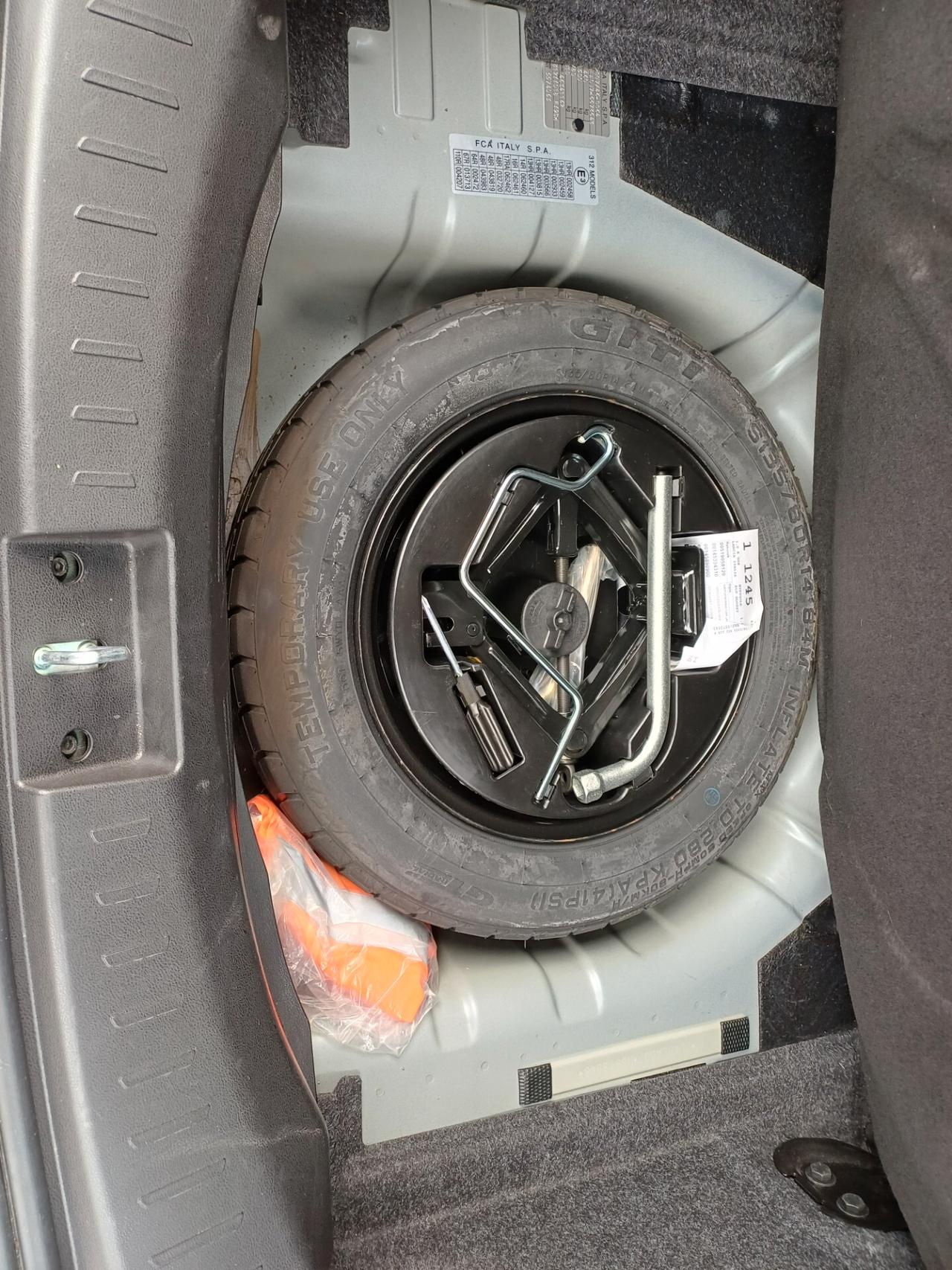 Lancia Ypsilon 1.0 FIRE FLY HYBRID 5 PORTE