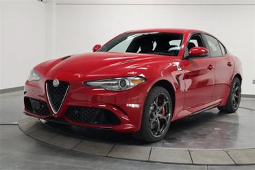 Alfa Romeo Giulia 2.9 V6 Bi-Turbo AT8 Quadrifoglio NOLEGGIO LUNGO TERMINE