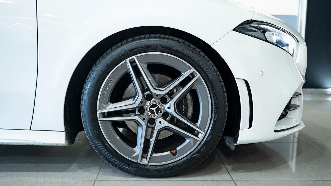 Mercedes-benz A 180 D PREMIUM PLUS AMG TETTO PACK LUCI XENO NAVI FULL
