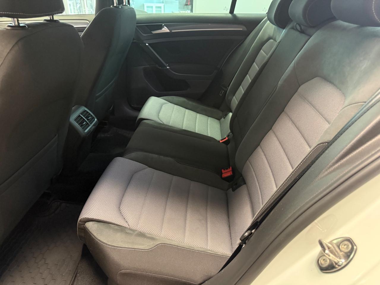Volkswagen Golf 1.6 TDI 110 CV DSG 5p. Sport Edition R line
